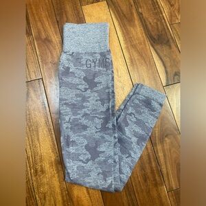 Gymshark - Adapt Camo - Lavender - size Small